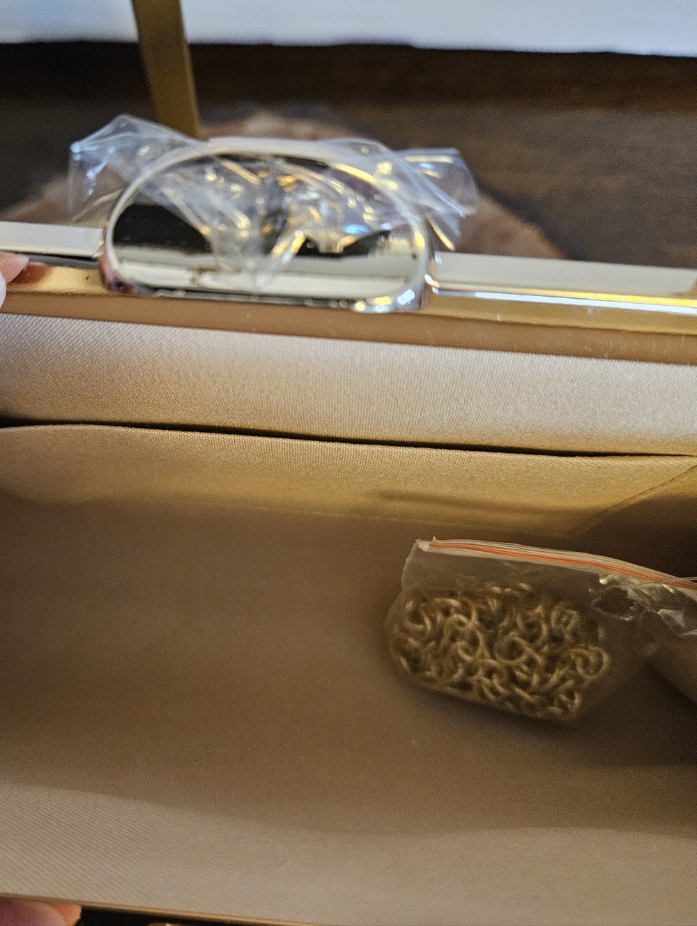 Prezzo Gold Tone Metal Rhinestone Crystal Clutch Evening Bag Crossbody Chain Nwt - Picture 5 of 7